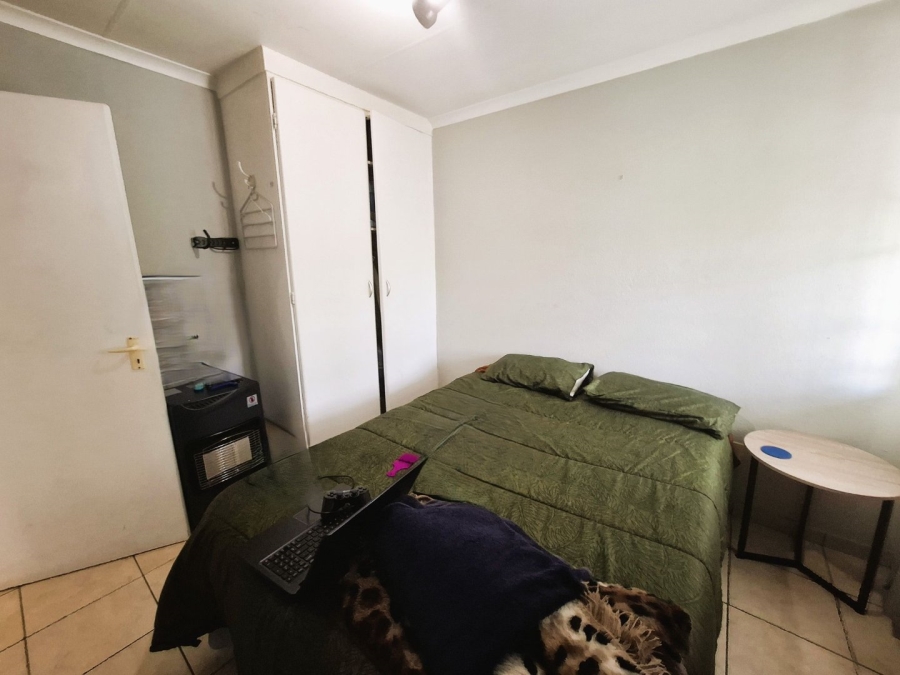 To Let 2 Bedroom Property for Rent in Groenkloof Gauteng