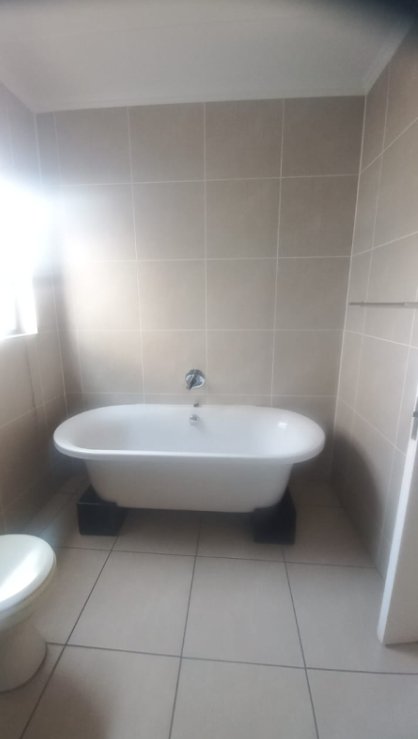 2 Bedroom Property for Sale in Longmeadow Gauteng