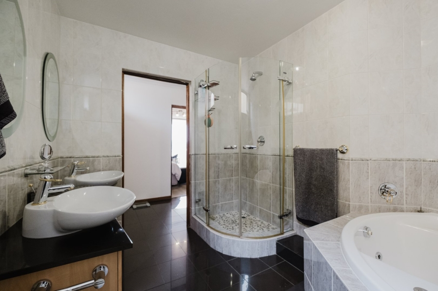 4 Bedroom Property for Sale in Glenvista Gauteng