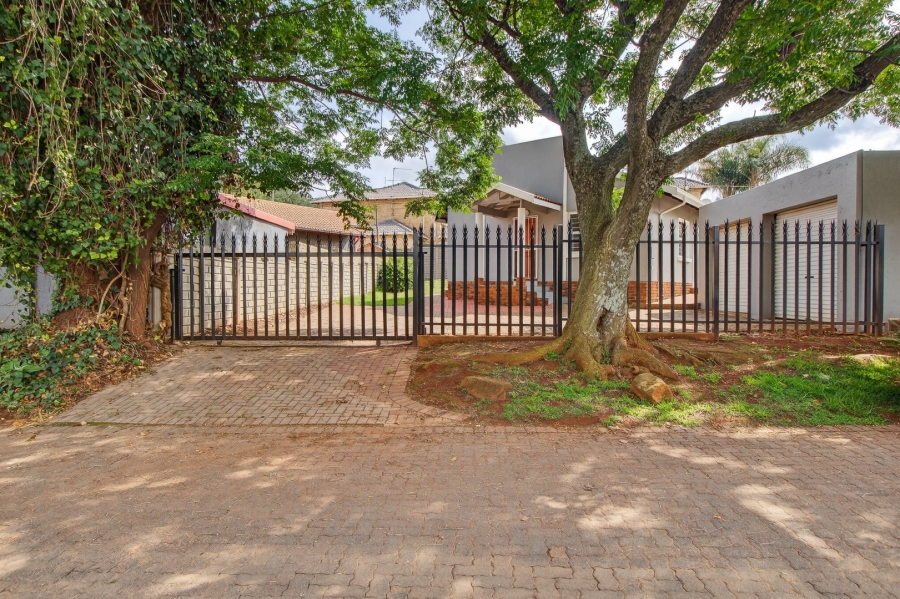 3 Bedroom Property for Sale in Weltevreden Park Gauteng