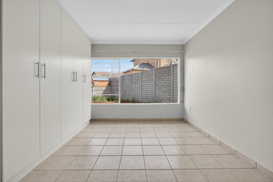 3 Bedroom Property for Sale in Weltevreden Park Gauteng