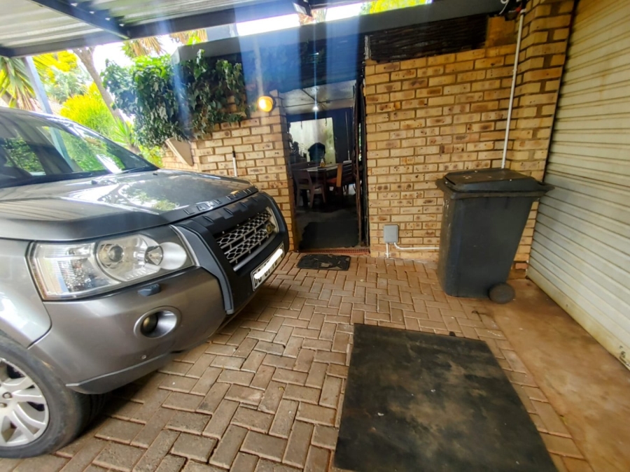 2 Bedroom Property for Sale in La Montagne Gauteng