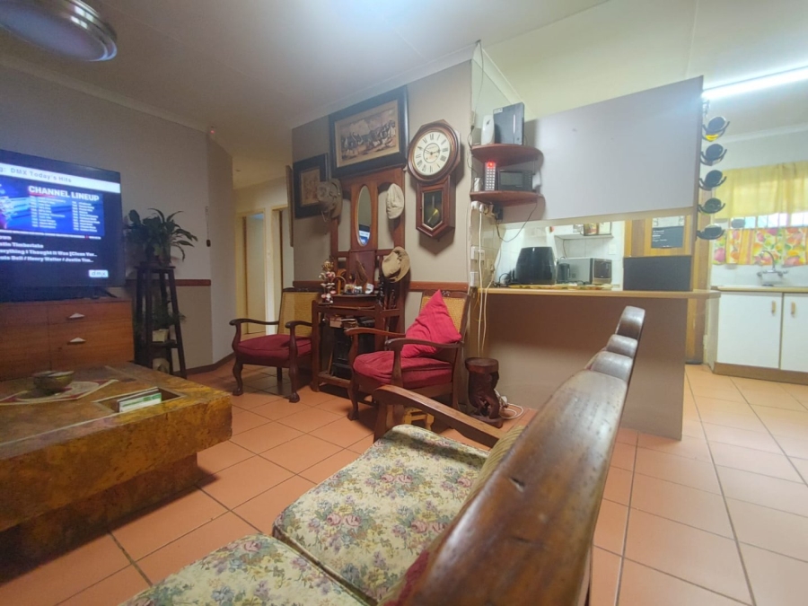 2 Bedroom Property for Sale in La Montagne Gauteng