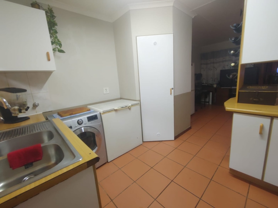 2 Bedroom Property for Sale in La Montagne Gauteng