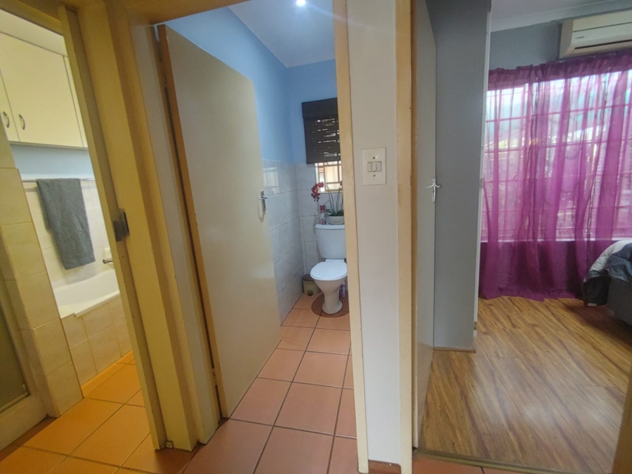 2 Bedroom Property for Sale in La Montagne Gauteng