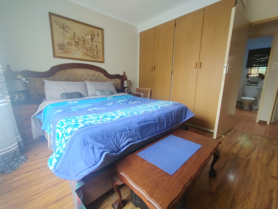 2 Bedroom Property for Sale in La Montagne Gauteng