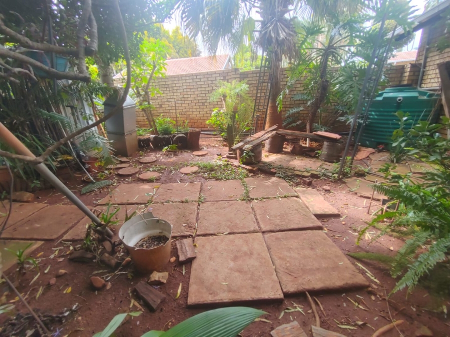 2 Bedroom Property for Sale in La Montagne Gauteng