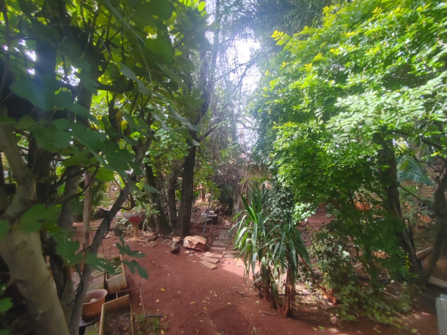 2 Bedroom Property for Sale in La Montagne Gauteng