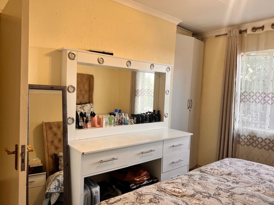 To Let 2 Bedroom Property for Rent in Greenstone Hill Gauteng