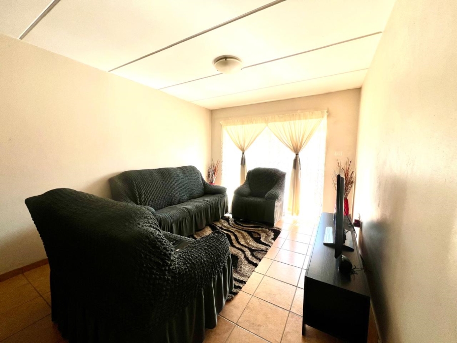 2 Bedroom Property for Sale in Birchleigh Gauteng
