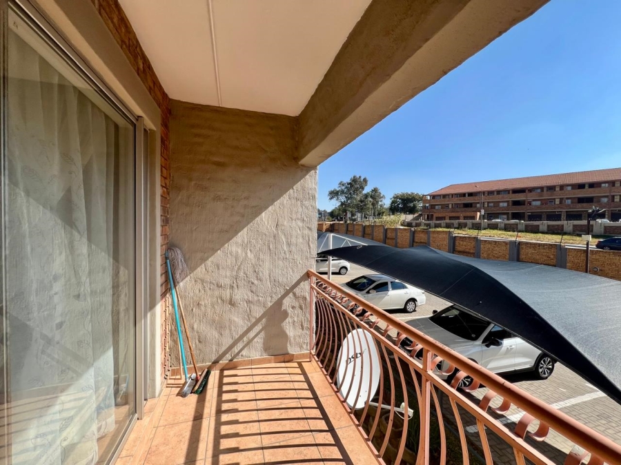 2 Bedroom Property for Sale in Birchleigh Gauteng