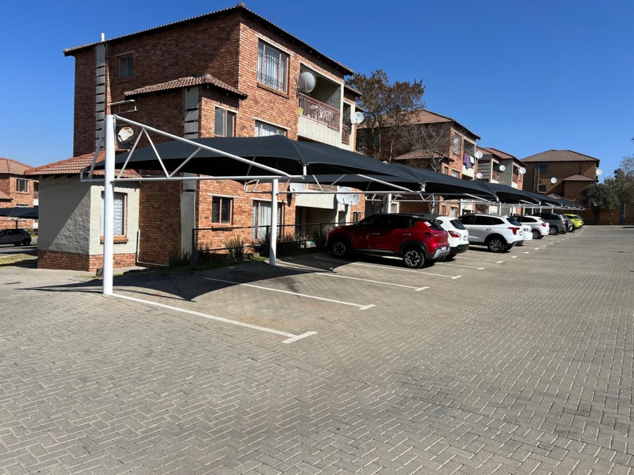 2 Bedroom Property for Sale in Birchleigh Gauteng