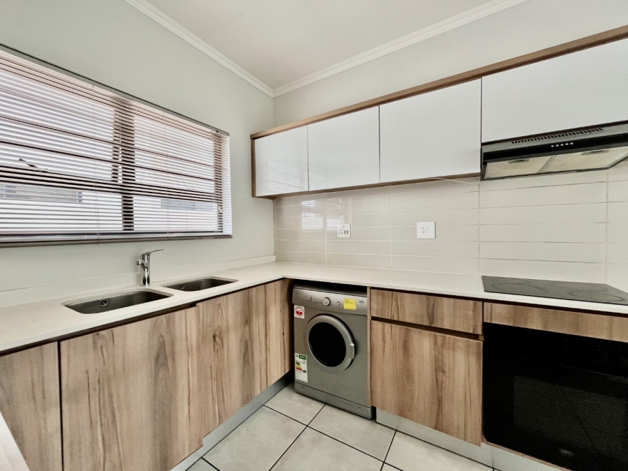 To Let  Bedroom Property for Rent in Crowthorne AH Gauteng