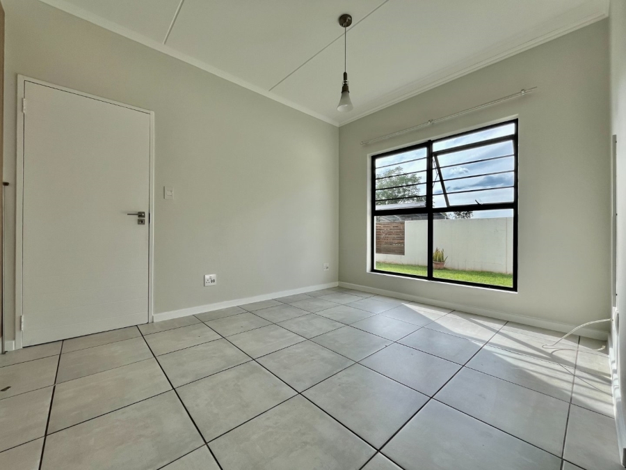 To Let  Bedroom Property for Rent in Crowthorne AH Gauteng