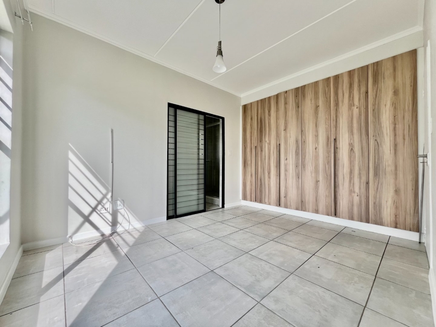 To Let  Bedroom Property for Rent in Crowthorne AH Gauteng