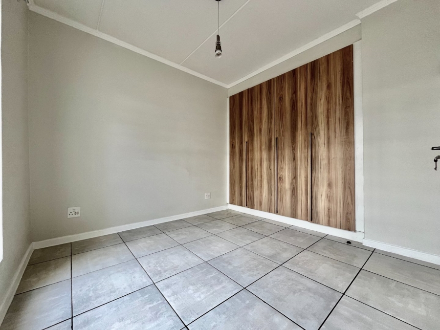 To Let  Bedroom Property for Rent in Crowthorne AH Gauteng