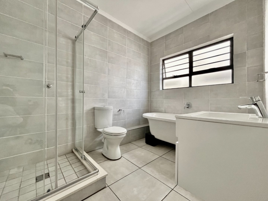 To Let  Bedroom Property for Rent in Crowthorne AH Gauteng