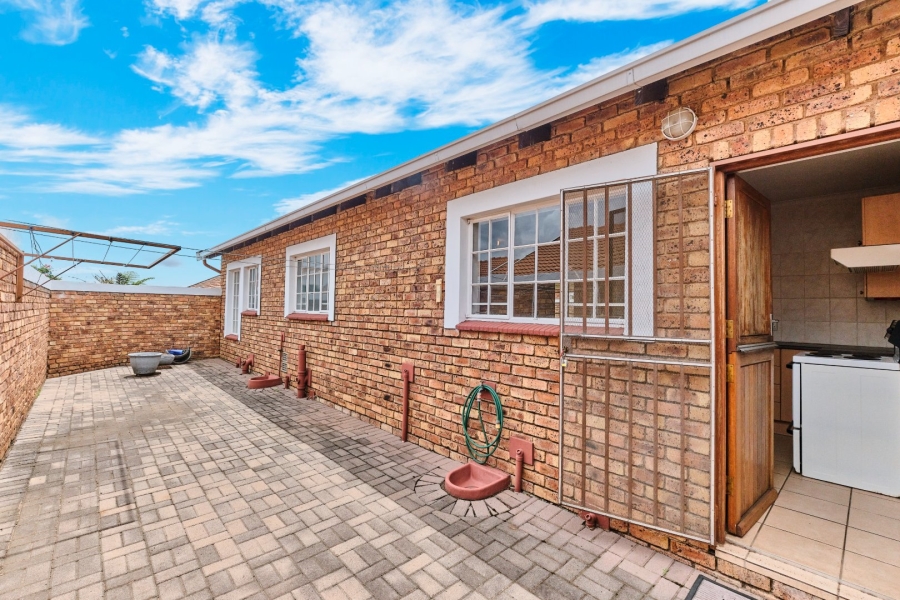 2 Bedroom Property for Sale in Honeydew Gauteng