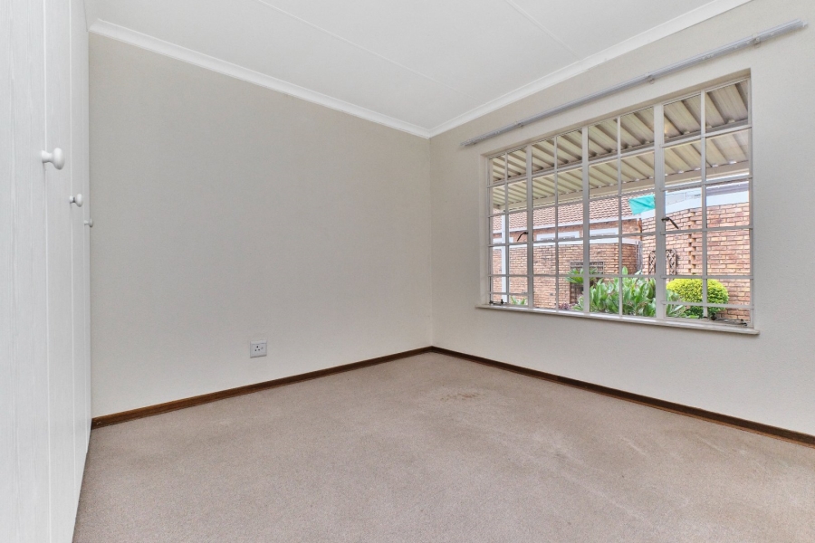 2 Bedroom Property for Sale in Honeydew Gauteng