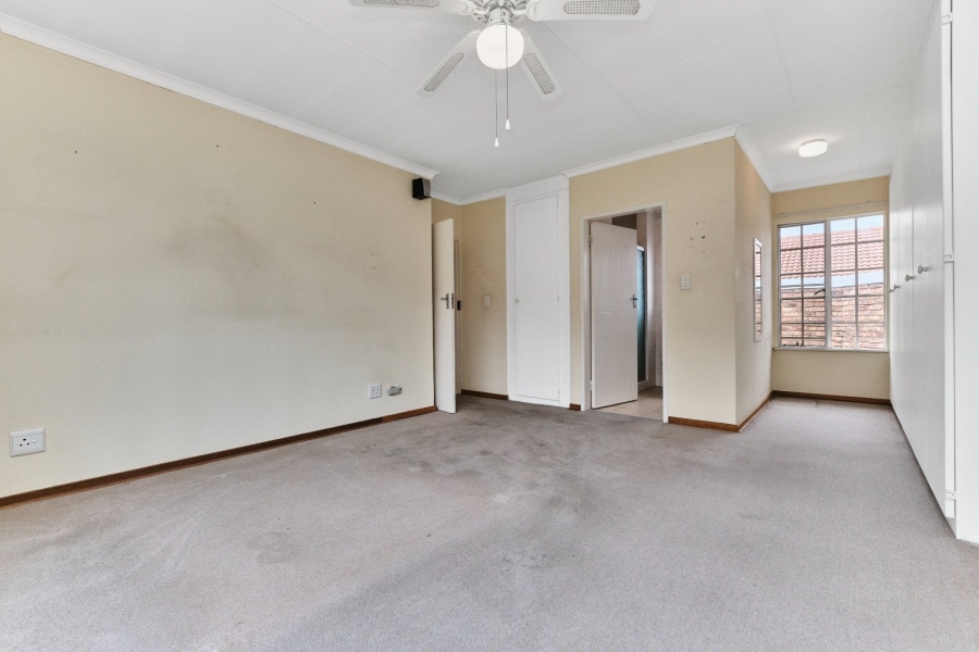 2 Bedroom Property for Sale in Honeydew Gauteng