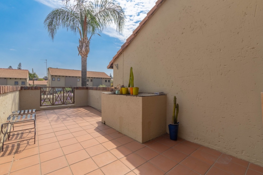 2 Bedroom Property for Sale in Dowerglen Gauteng