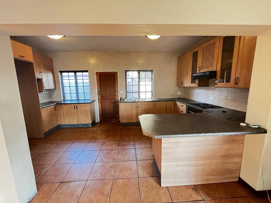 To Let 3 Bedroom Property for Rent in Halfway Gardens Gauteng