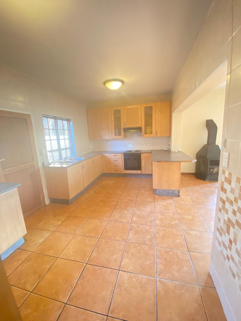 To Let 3 Bedroom Property for Rent in Halfway Gardens Gauteng