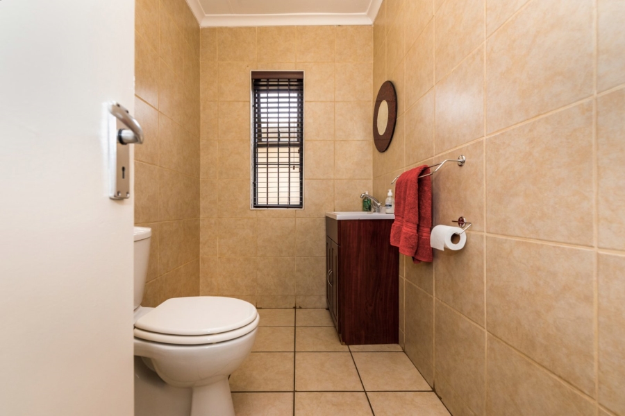 2 Bedroom Property for Sale in Edendale Gauteng
