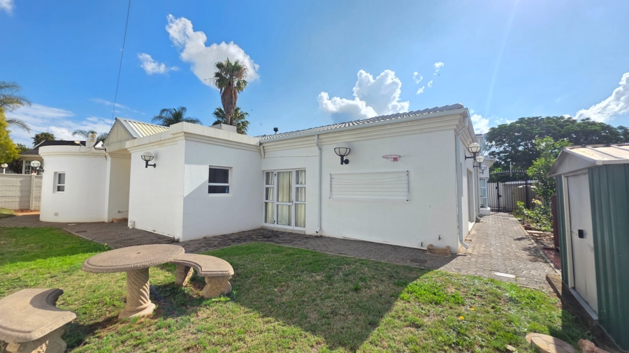 4 Bedroom Property for Sale in Laudium Gauteng