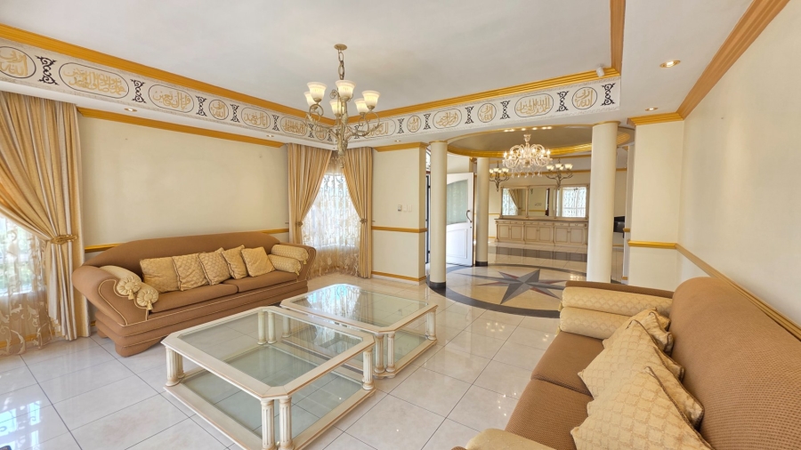 4 Bedroom Property for Sale in Laudium Gauteng