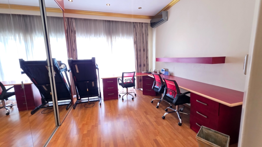 4 Bedroom Property for Sale in Laudium Gauteng