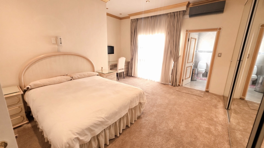 4 Bedroom Property for Sale in Laudium Gauteng