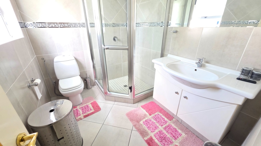 4 Bedroom Property for Sale in Laudium Gauteng