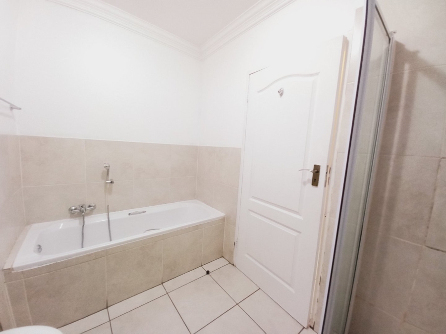 2 Bedroom Property for Sale in Wychwood Gauteng