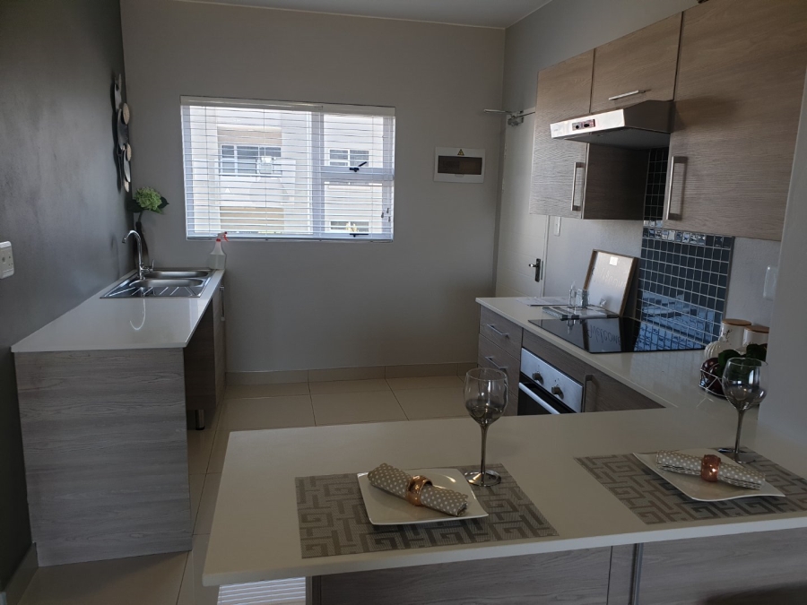  Bedroom Property for Sale in Blue Hills Gauteng