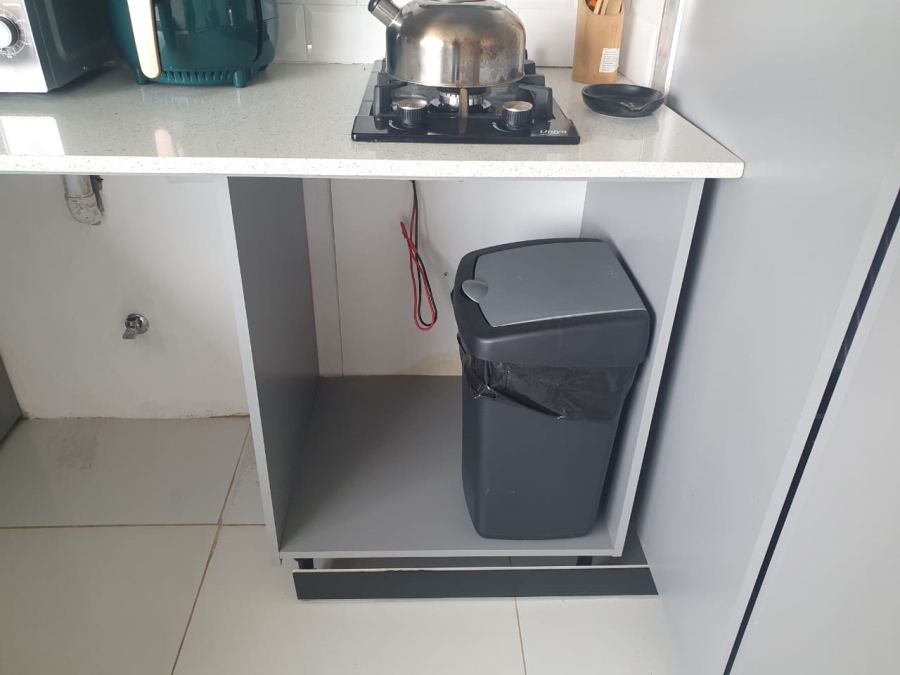 To Let 1 Bedroom Property for Rent in Sandringham Gauteng
