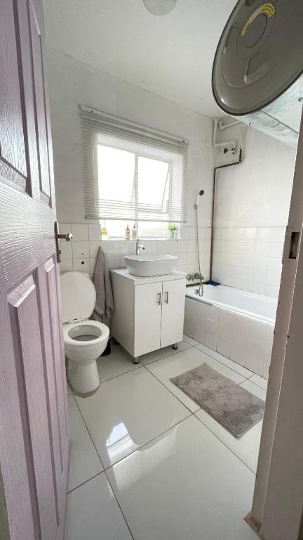 To Let 1 Bedroom Property for Rent in Sandringham Gauteng