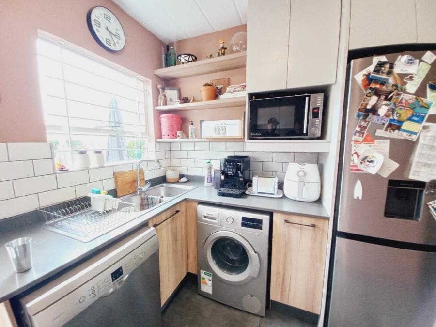 2 Bedroom Property for Sale in Dowerglen Gauteng