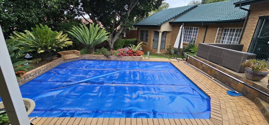 5 Bedroom Property for Sale in Moreleta Park Gauteng