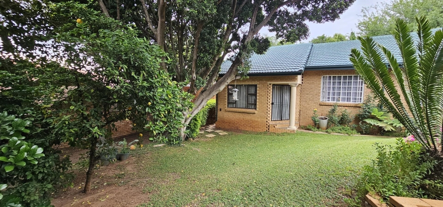 5 Bedroom Property for Sale in Moreleta Park Gauteng