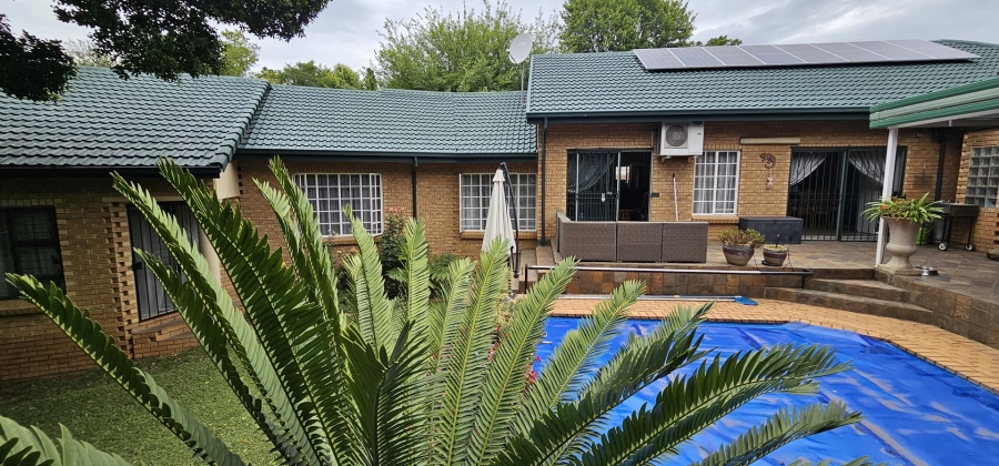 5 Bedroom Property for Sale in Moreleta Park Gauteng
