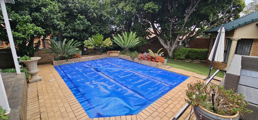 5 Bedroom Property for Sale in Moreleta Park Gauteng