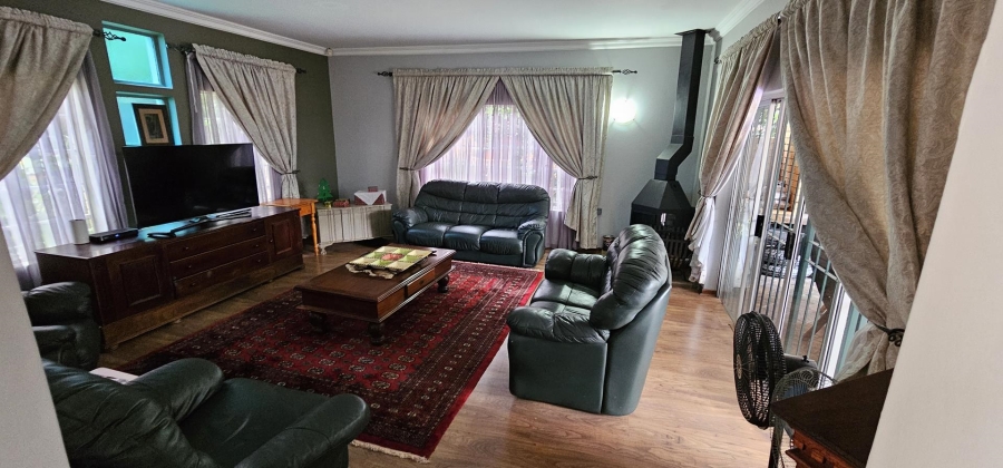 5 Bedroom Property for Sale in Moreleta Park Gauteng