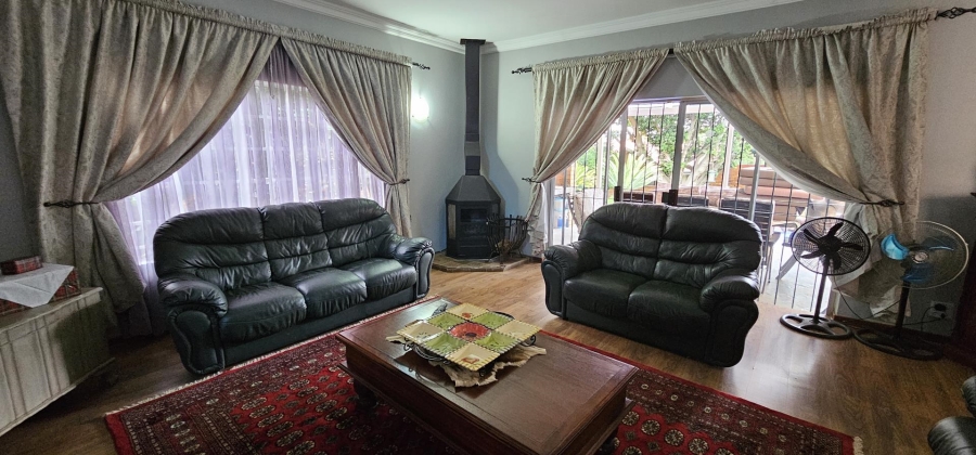 5 Bedroom Property for Sale in Moreleta Park Gauteng