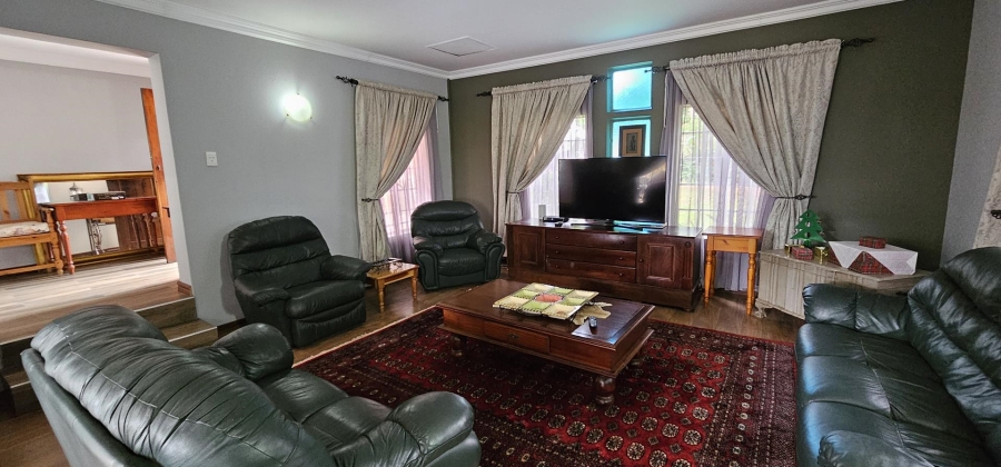 5 Bedroom Property for Sale in Moreleta Park Gauteng