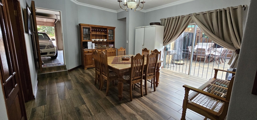 5 Bedroom Property for Sale in Moreleta Park Gauteng