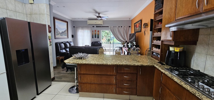 5 Bedroom Property for Sale in Moreleta Park Gauteng