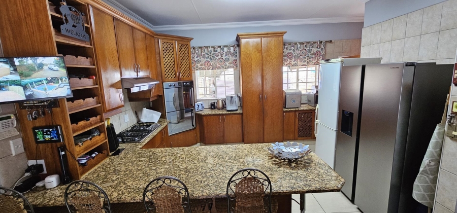 5 Bedroom Property for Sale in Moreleta Park Gauteng