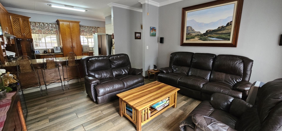 5 Bedroom Property for Sale in Moreleta Park Gauteng