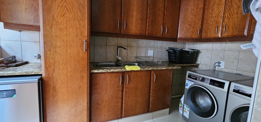 5 Bedroom Property for Sale in Moreleta Park Gauteng